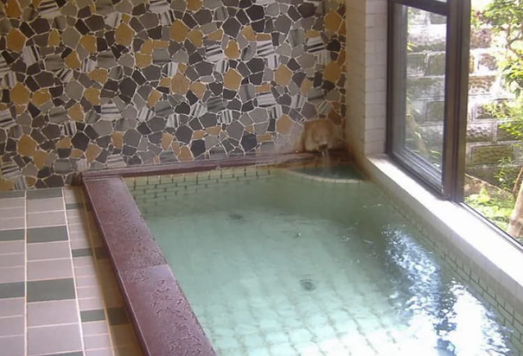 24時間入れる「徳助の湯」